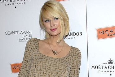 Paris Hilton chce dziecka i... przyjaci�ki