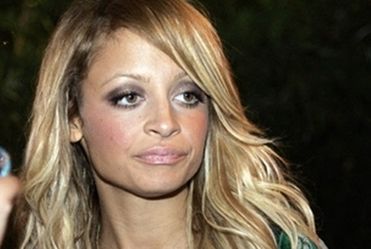 Nicole Richie dzieli si� mi�o�ci�