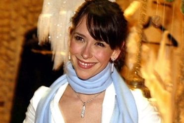 Jennifer Love Hewitt i jej "kr�g�a" pupa