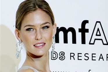 Bar Rafaeli zosta�a "Cia�em 2008 roku"
