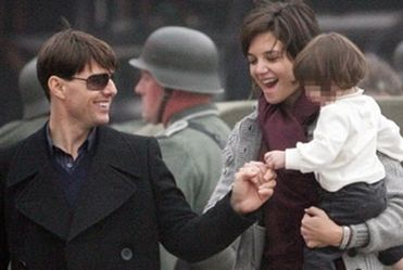 Katie Holmes wpad�a w powa�ny na��g