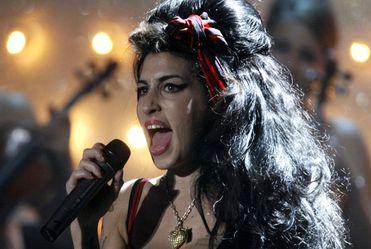 Winehouse za�piewa dla Bonda