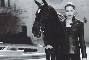 Angelina Jolie przed obiektywem 