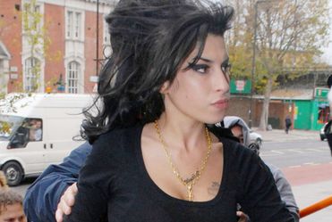 Amy Winehouse wspiera walk� z rakiem