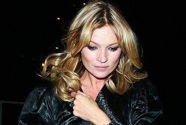 Kate Moss postawi�a na rodzin�