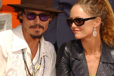 Johnny Depp b�dzie reklamowa� prezerwatywy?
