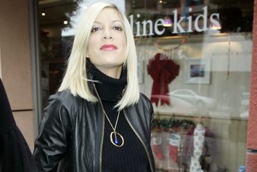 Tori Spelling kocha gej�w