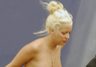 Lily Allen os�awiona go�ymi piersiami