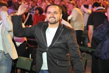 Agustin ta�czy... wsz�dzie!