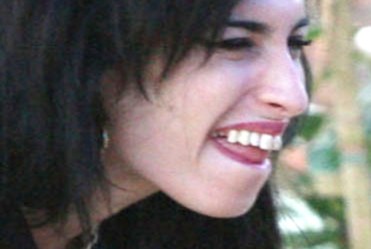 Amy za brzydka na w�asne urodziny?!