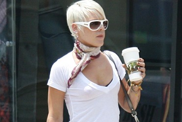 Pink "bywa" lesbijk�