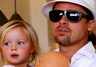 Brad Pitt nie zdradzi� �ony