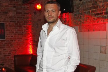 �ebrowski na zakupach w sex shopie