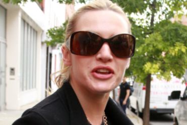 Kate Winslet mia�a telefon na monety