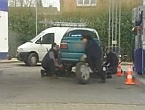 Rozkręcają samochody na części