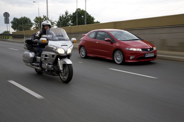 Samoch�d czy motocykl?
