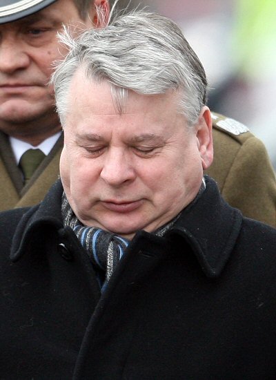 Zasypiający na stojąco marszałek senatu Bogdan Borusewicz dostał również 2% głosów Internautów Wirtualnej Polski