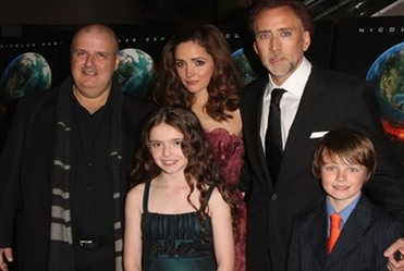 Nicolas Cage potrafi wychowa� dziecko 