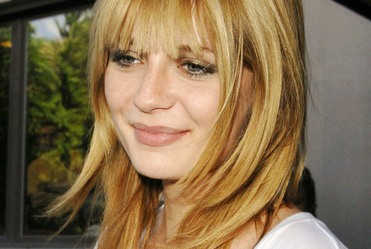 Mischa Barton musi przyty�