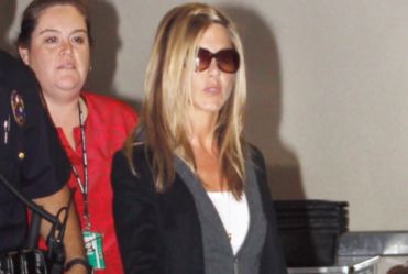 Aniston chcia�a dzieci, Mayer nie