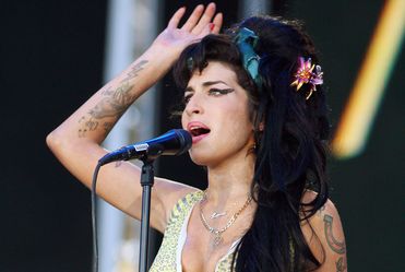 Nowe piosenki Amy nie s� hitami?