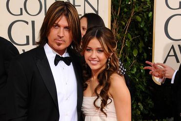 Czy ojciec wywiezie Miley z powrotem do domu?