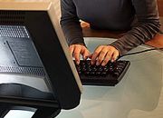E-handel ro�nie, ale tnie koszty