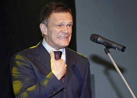 Pazura jest �obuzem?