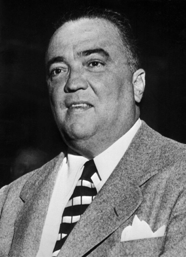 10. Edgar Hoover, dyrektor FBI w okresie 1935 - 1972.