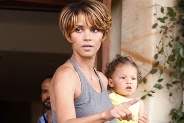 Halle Berry ma brzuszek FOTO