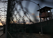 Zach�d s�o�ca nad Guantanamo