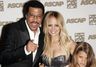 Nicole Richie by�a na odwyku z ojcem