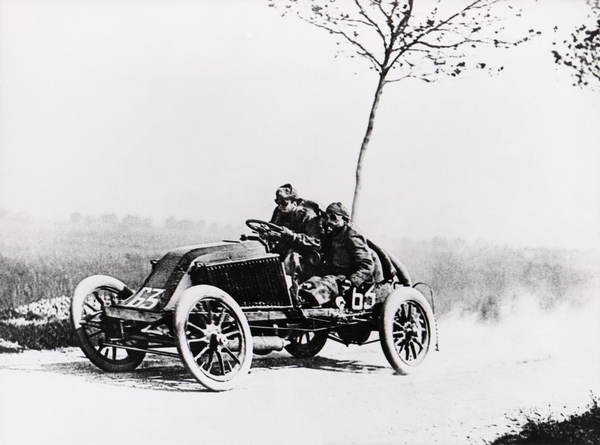 Marcel Renault w rajdzie Paryż-Madryt - 1903