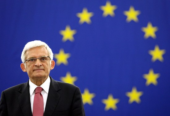 Buzek szefem PE - historyczny dzie� dla Polski