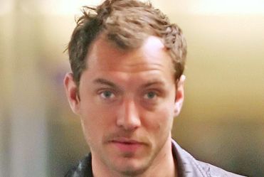 Jude Law b�dzie tat�