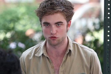 Obiekt westchnie�, Pattinson, ma w sobie co� z kobiety?