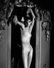 Theresa, Loew�s Theatre
New Jersey, 1991
© photograph by George Holz
Courtesy of Staatliche Museen zu Berlin
Dzie�o jest prezentowane podczas wystawy: Helmut Newton: SUMO
