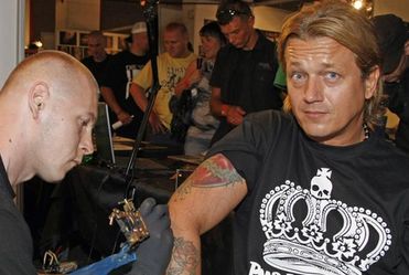 Jakimowicz jest uzale�niony od tatua�y