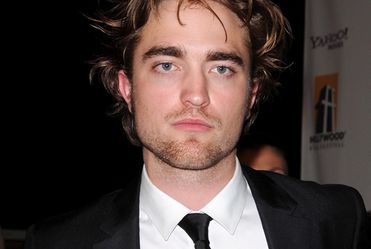 Robert Pattinson nadal sam