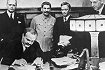 "Rosja pr�buje wybieli� pakt Ribbentrop-Mo�otow"