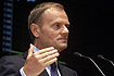"Jest przystojny Donald Tusk i to wystarcza"
