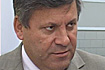 Czy Piechoci�ski chodzi dzi� piechot�?