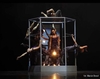 KIELECKI TEATR TA�CA Choreografia JACEK TYSKI 
Muzyka COLLAGE 

Spektakl czerpie inspiracj� ze �wiata marze� sennych, w kt�rym z �elazn� logik�, splataj� si� ze sob� wydarzenia realne z motywami fantastycznymi. �wiat spo�eczny z jego hierarchiami i relacjami mi�dzyludzkimi przenika si� ze �wiatem pierwotnej natury, symbolizowanej przez takie si�y, jak: deszcz, s�o�ce, przestrze�. Struktura marzenia sennego odwzorowana jest w konstrukcji spektaklu. J�zyk ta�ca wsp�czesnego jest doskona�ym narz�dziem, pozwalaj�cym odda� ca�� niezwyk�o�� �wiata 
z pogranicza jawy i snu. 
