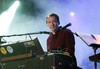 „Ci kt�rzy nie wierzyli, �e w sto�ecznej przestrzeni miejskiej uda si� zbudowa� solidn� festiwalow� mark� grubo si� mylili. Nie ma w�tpliwo�ci, �e Orange Warsaw Festival swoj� drug� ods�on� na sta�e wpisa� si� do kalendarza najwi�kszych letnich imprez. Mamy te� nadziej�, �e spe�ni� swoje zadanie jako jeden z wiod�cych projekt�w promuj�cych Warszaw�, kt�ra ubiega si� o tytu� Europejskiej Stolicy Kultury 2016” - – m�wi Ewa Czeszejko-Sochacka, pe�nomocnik Prezydenta ds. przygotowa� m. st. Warszawy do uzyskania tytu�u Europejskiej Stolicy Kultury w 2016 roku