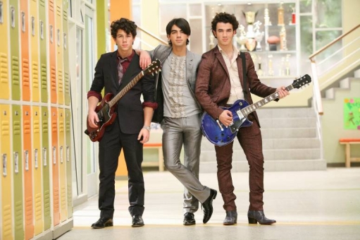 http://i.wp.pl/a/f/jpeg/23020/jonas_brothers_34px.jpeg