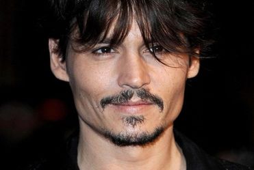Johnny Depp uratowa� Courtney Love
