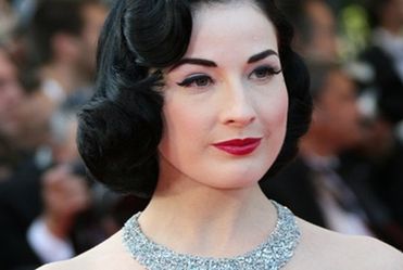 Dita Von Teese uczy ta�ca Christin� Aguiler�