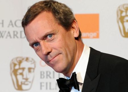 Hugh Laurie nie lubi siebie s�ucha�