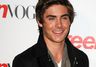 Zac Efron chce walczy� z Jamesem Bondem