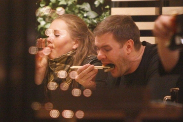 Karolak i Lamparska: mi�o�� przy sushi - FOTO